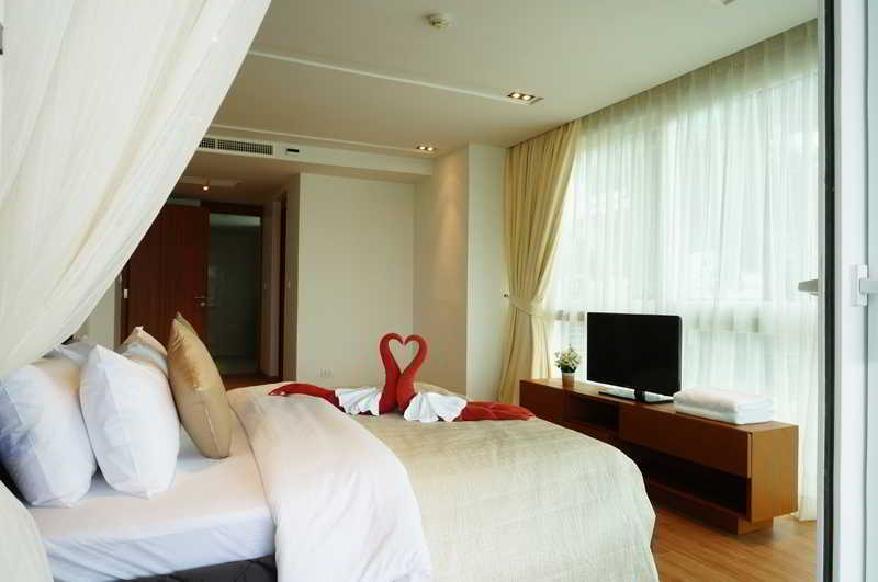 The Privilege Residence Patong Exterior photo